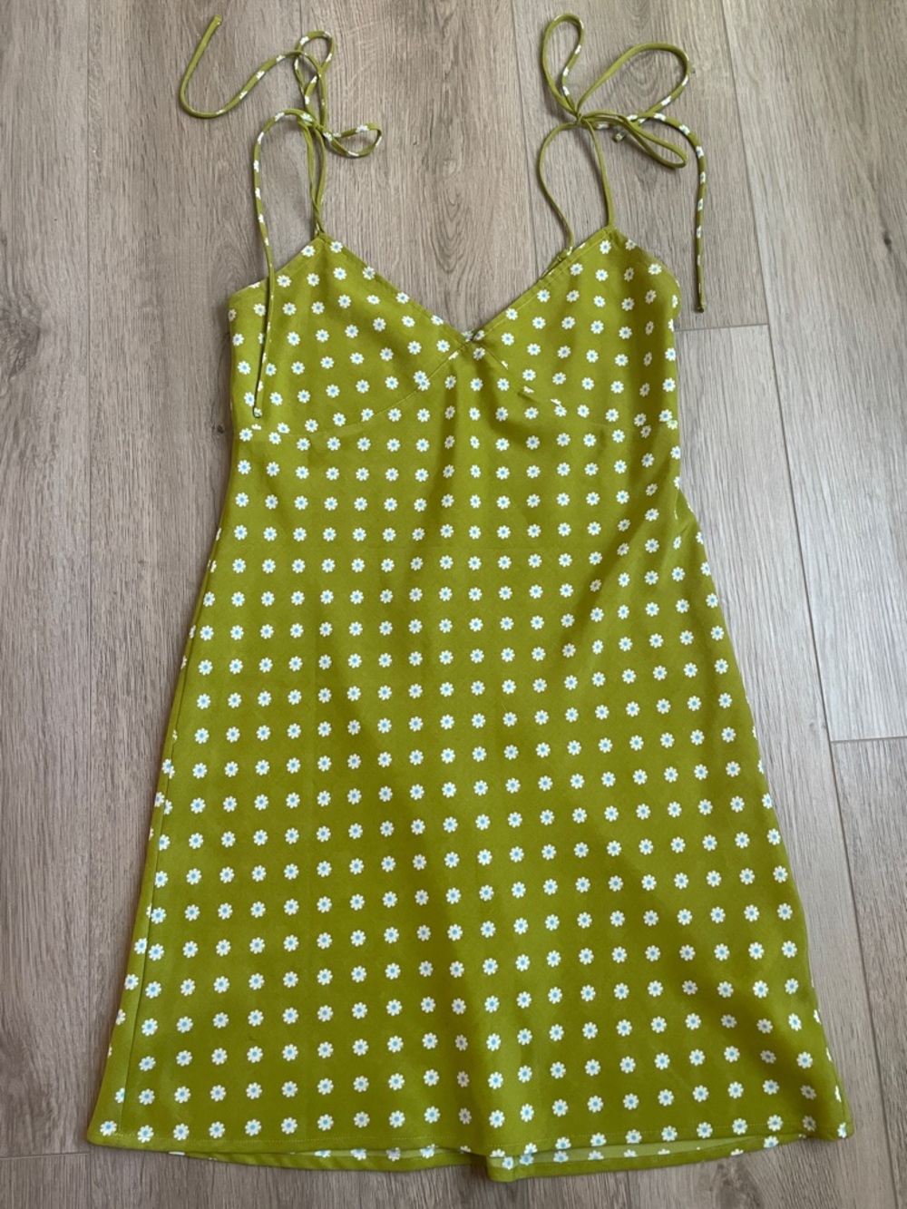 Levi's Green Daisy Print Mini Dress with Tie Straps - Picture 2 of 8
